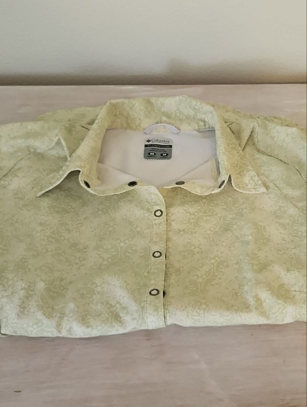 Columbia Sage Green Paisley Short-Sleeve Button Shirt